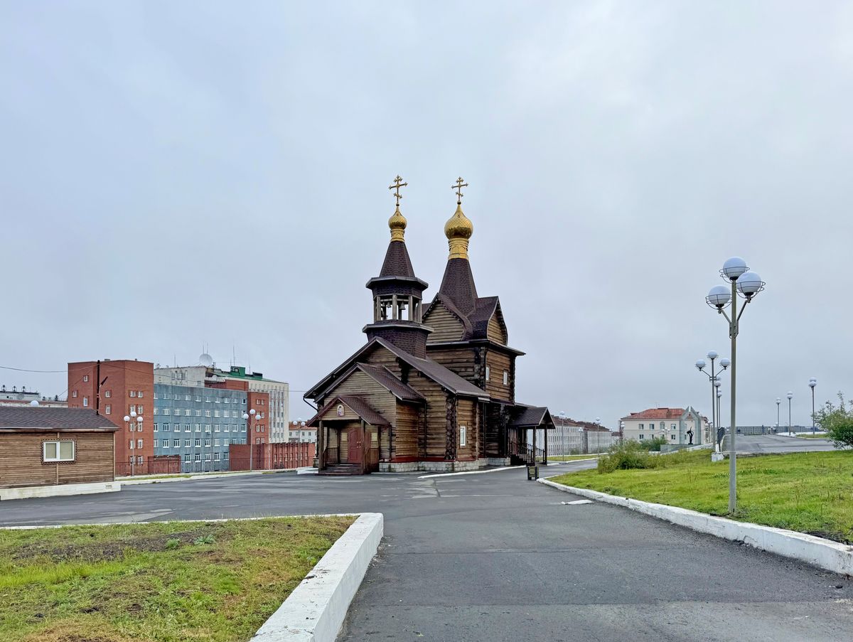 Церковь Луки (Войно-Ясенецкого), Норильск (Норильск, город, Красноярский край). общий вид в ландшафте, Вид с юго-запада