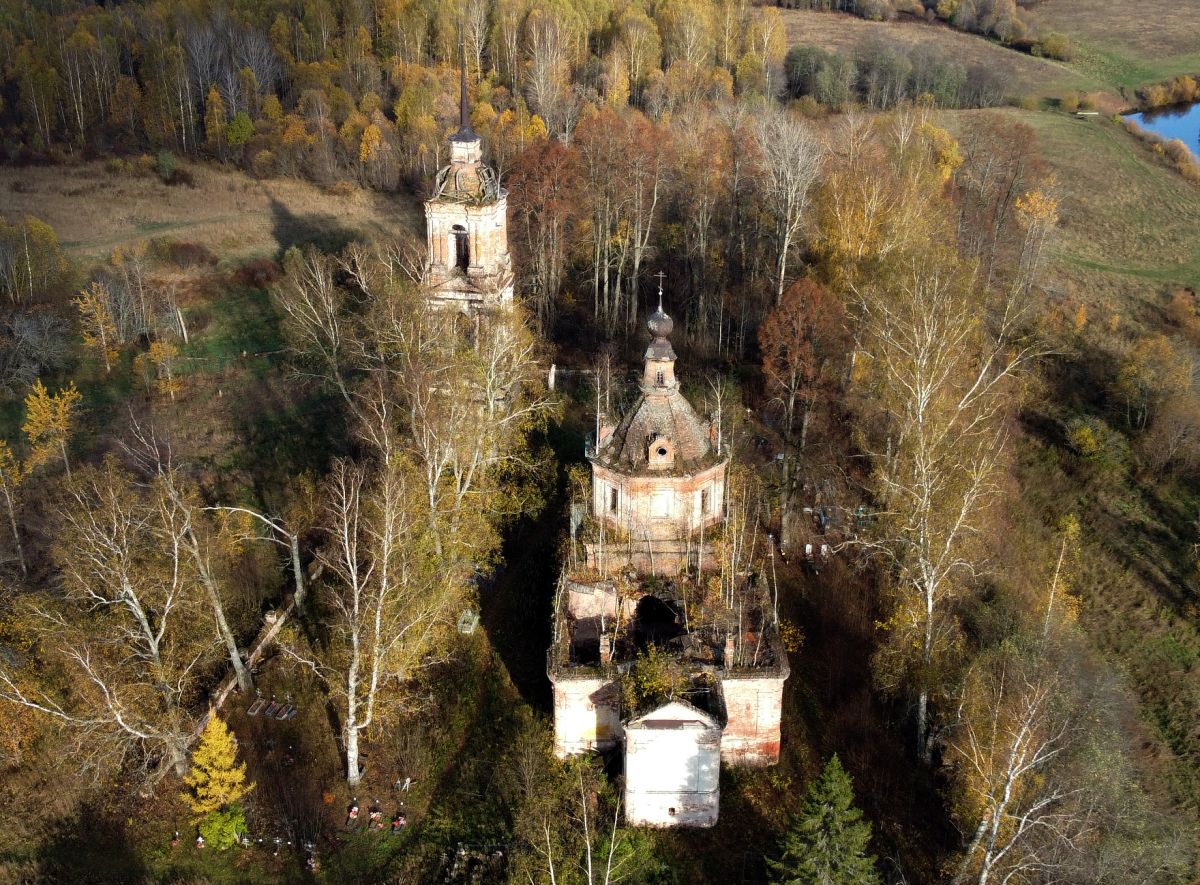 Церковь Георгия Победоносца, Старый Георгий, урочище (Галичский район, Костромская область). общий вид в ландшафте