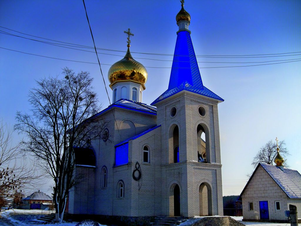 Двуречный Кут. Церковь Рождества Пресвятой Богородицы (новая). фасады