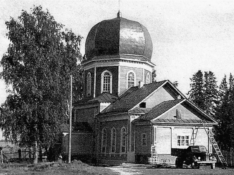 Церковь Илии Пророка, Ковернино (Ковернинский район, Нижегородская область). архивная фотография, Фото В.П.Уставщикова Деревянная церковь в честь Ильи Пророка в пору, когда в ней был Дом пионеров. 