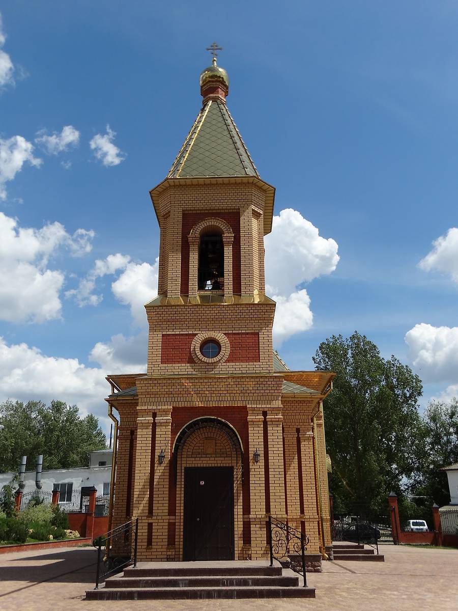 фасады. Церковь Николая Чудотворца (новая), Октябрьский Городок (Татищевский район, Саратовская область)