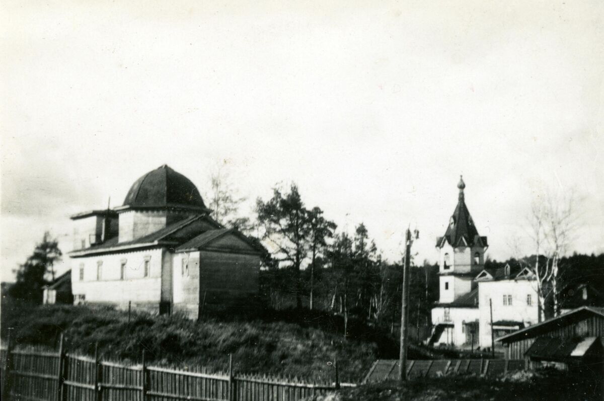 Храмовый комплекс. Церкви Димитрия Солунского и Тихвинской иконы Божией Матери, Подпорожье (Подпорожский район, Ленинградская область). архивная фотография, Фото 1941-44 годов с сайта www.finna.fi