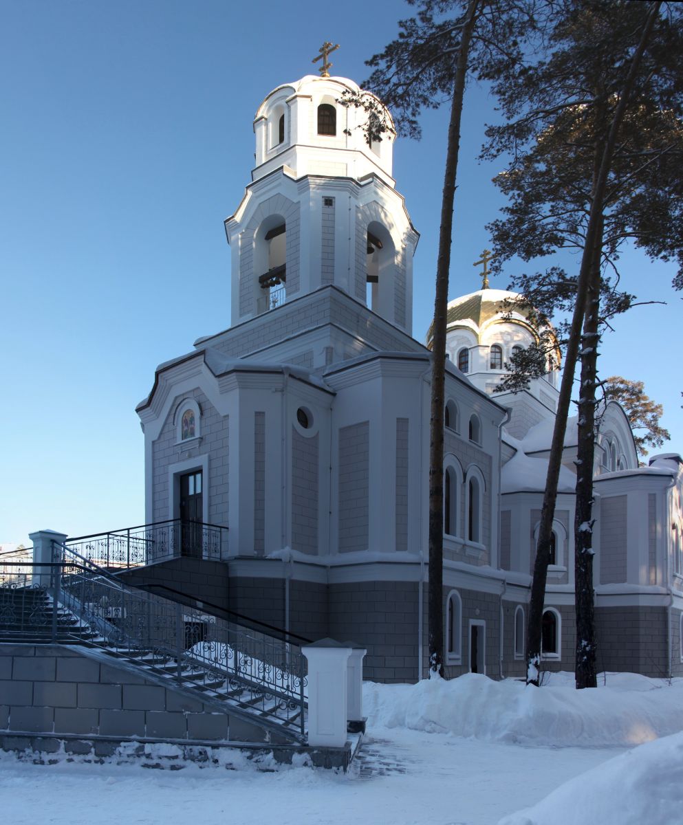 Екатеринбург. Церковь Космы и Дамиана при Первой областной больнице (новая). фасады, Вид с юго-запада