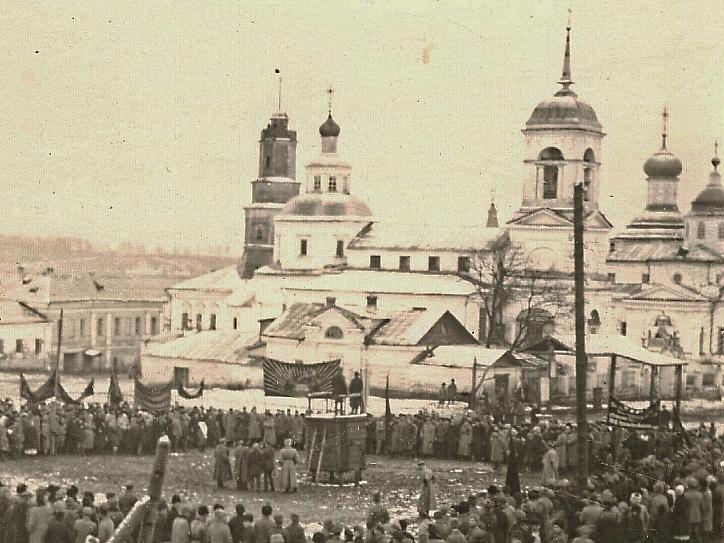 1923 г. Празднование 6-й годовщины Октябрьской революции., архивная фотография. Церковь Введения во храм Пресвятой Богородицы, Арзамас (Арзамасский район и г. Арзамас, Нижегородская область)