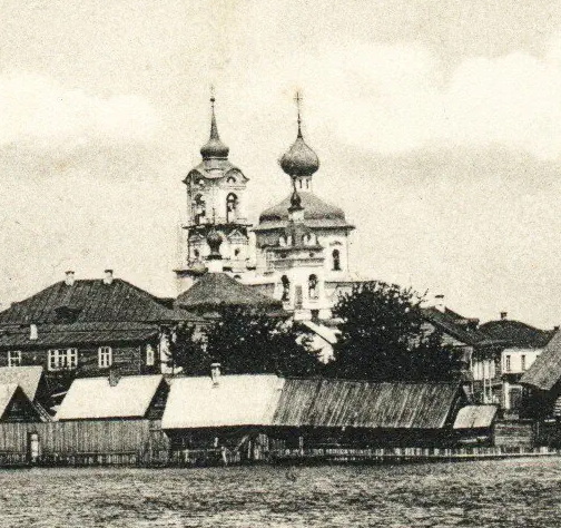 Ильинская церковь на переднем плане. Начало XX века. hram-tver.ru, архивная фотография. Церковь Илии Пророка, Торопец (Торопецкий район, Тверская область)