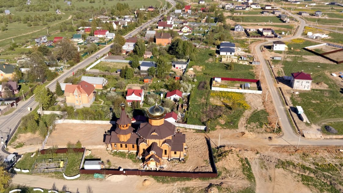 Церковь Георгия Победоносца, Нефедьево (Красногорский городской округ, Московская область). общий вид в ландшафте