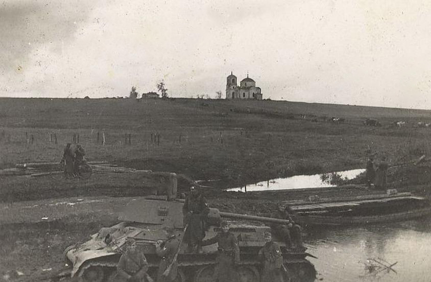 Церковь Римской иконы Божией Матери, Ларино (Сафоновский район, Смоленская область). архивная фотография, Вид храма на местности. Фото 1941 г. с аукциона e-bay.de