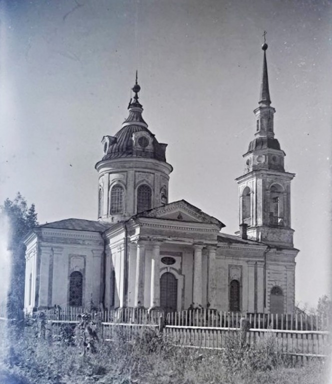 Церковь Казанской иконы Божией Матери, Любицы (Жуковский район, Калужская область). архивная фотография, Фото 1939 г. (Ильин М.А.). Общий вид с севера. ГКМФ. ГНИМА им Щусева