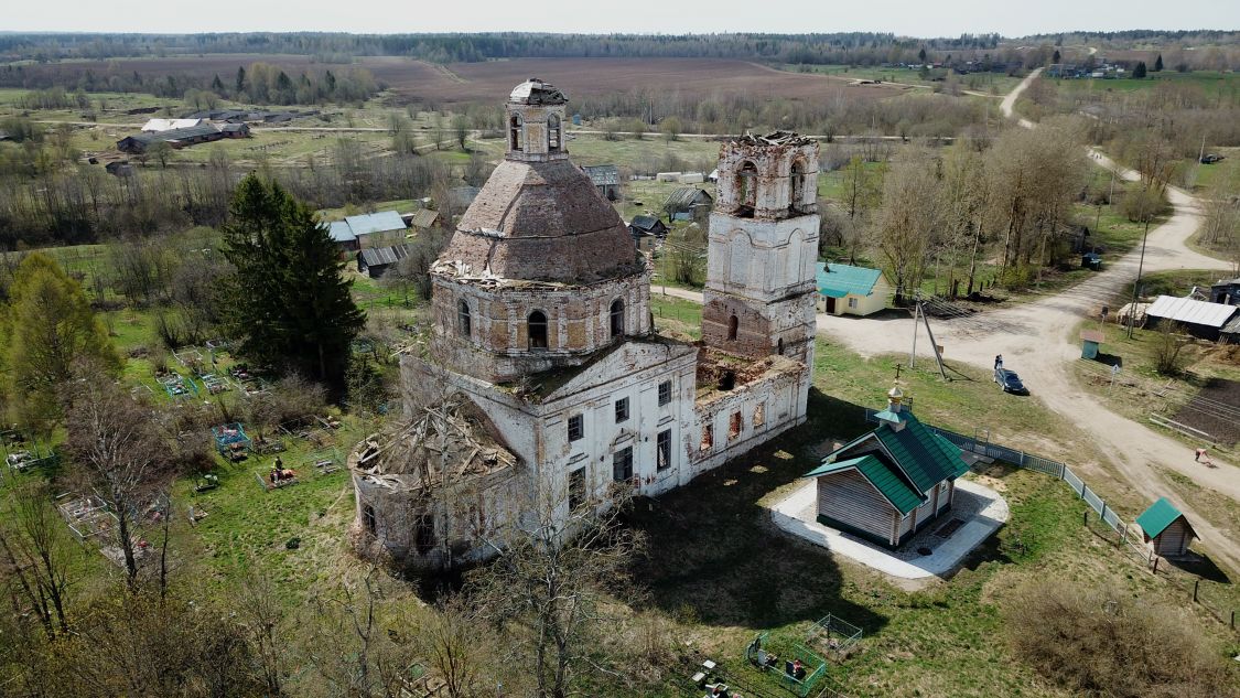 Рукино. Церковь Воскресения Христова (старая). общий вид в ландшафте