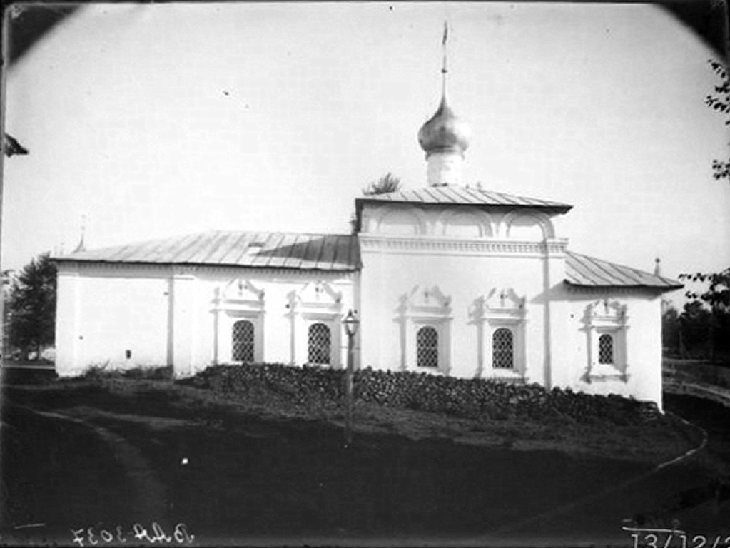 Церковь Трех Святителей, Гороховец (Гороховецкий район, Владимирская область). архивная фотография, стекло, черно-белый негатив, 18х24 см, номер в Госкаталоге:18807301, номер по КП (ГИК):ГНИМА ОФ-19/4072 Местонахождение Федеральное государственное бюджетное учреждение культуры 