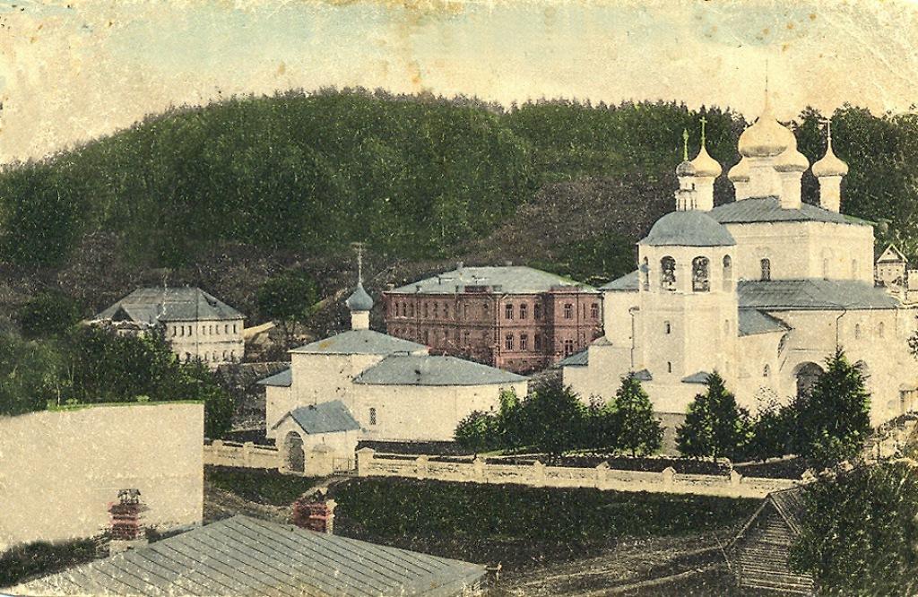 Трехсвятительская церковь слева. Начало XX века., архивная фотография. Церковь Трех Святителей, Гороховец (Гороховецкий район, Владимирская область)