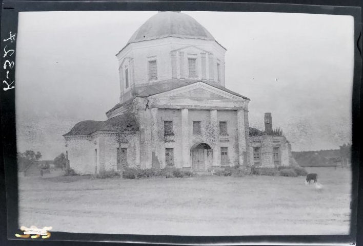 Пенье. Церковь Покрова Пресвятой Богородицы. архивная фотография, Вид с севера. Фотограф Комеч А.И.; фотопленка 6х9 см; номер в Госкаталоге:27007016; номер по КП (ГИК):ГНИМА НФ-ОФ-1396/330 Федеральное государственное бюджетное учреждение культуры 