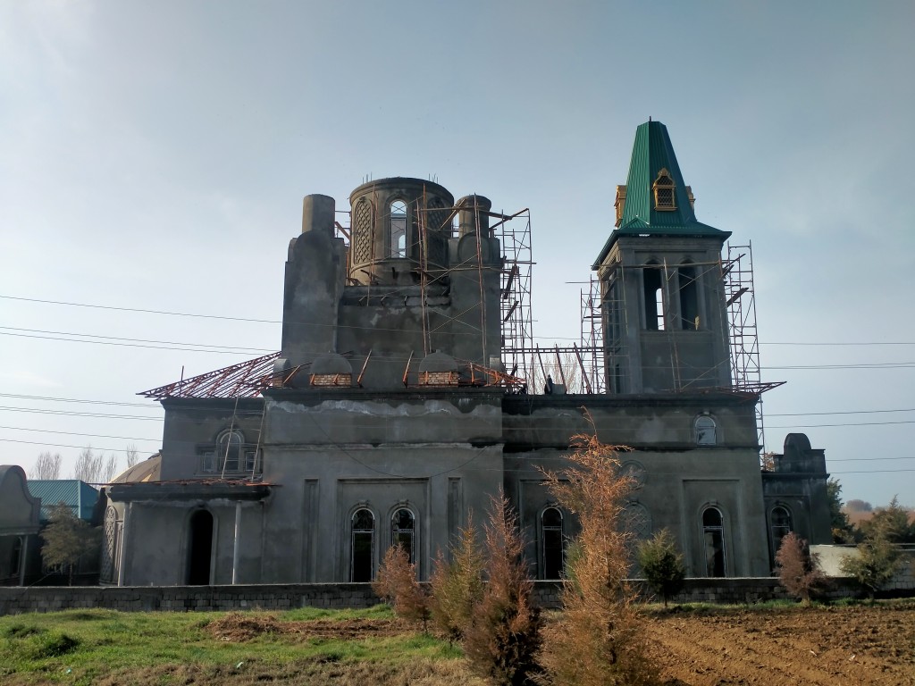 Уртасарай. Церковь Собора всех святых Среднеазиатского митрополичьего округа. фасады