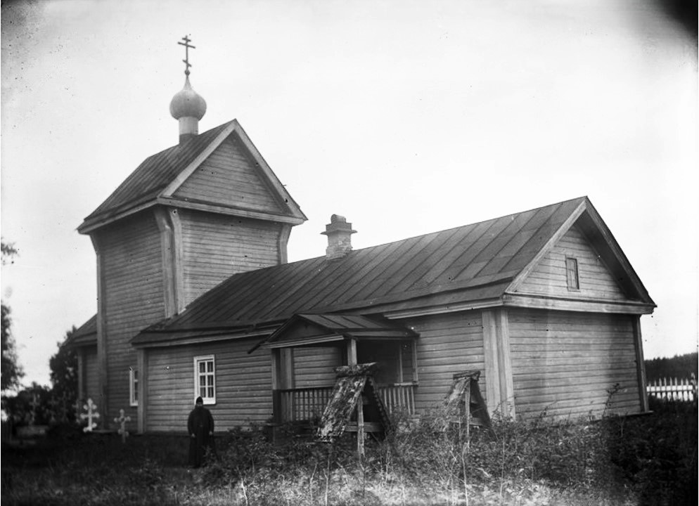 Церковь Илии Пророка, Горка (Лодейнопольский район, Ленинградская область). архивная фотография, Боковой (северный) фасад. Фото начала XX в. из фондов Государственного музея истории Санкт-Петербурга. (ГК № 57142545)
