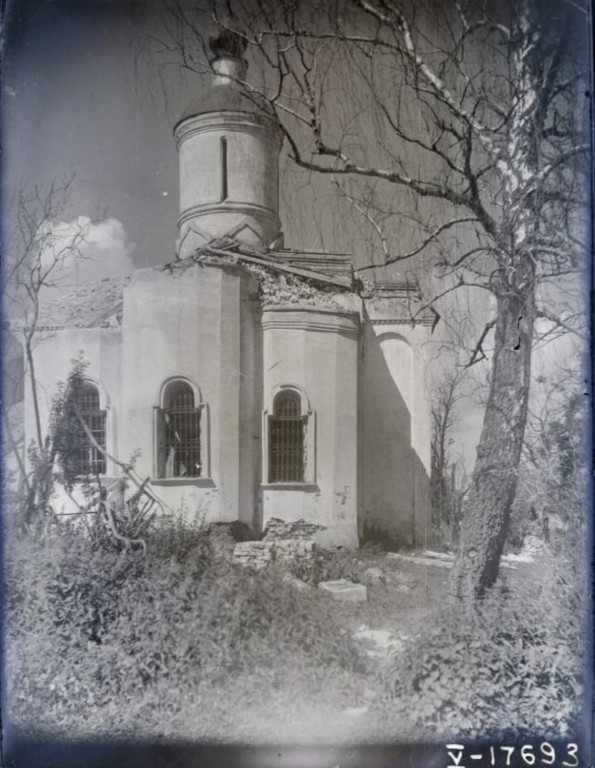 Церковь Илии Пророка, Ильинское (Жуковский район, Калужская область). архивная фотография, Церковь в усадьбе Ильинское. XVI в. Общий вид с востока. Снимок Ильина М. А. из коллекции МУАР.(https://goskatalog.ru/portal/#/collections?id=33820285)