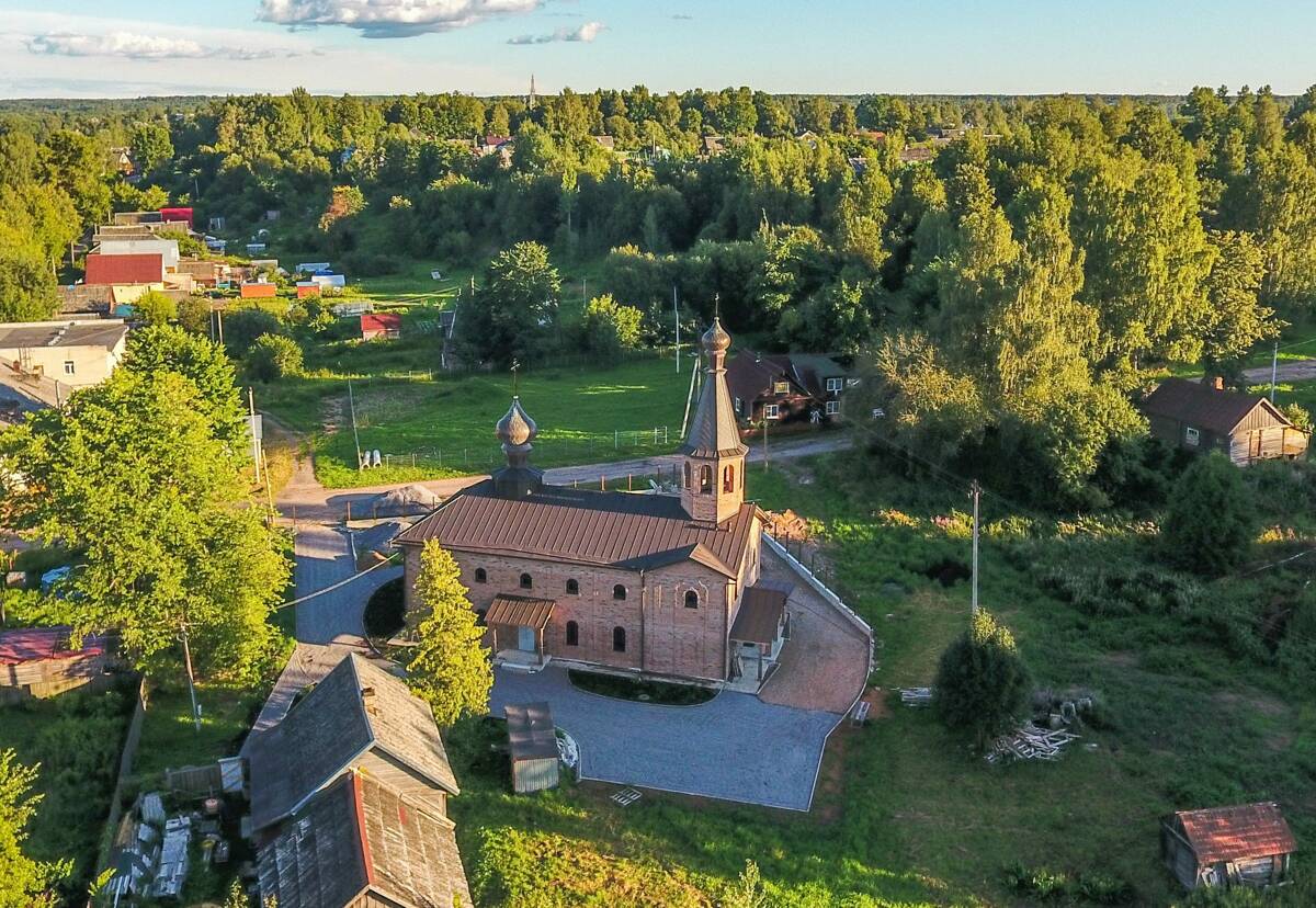 Церковь Никиты Новгородского, Ямская Слобода (Крестецкий район, Новгородская область). общий вид в ландшафте, аэросъемка, обзорный вид сверху