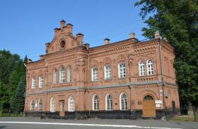Бийск. Домовая церковь Константина и Елены при бывшем Пушкинском городском училище
