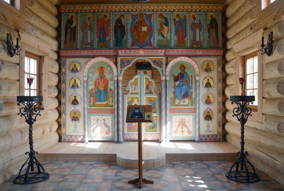 Церковь Паисия Святогорца, Дивногорье (Лискинский район, Воронежская область). интерьер и убранство, Алтарь