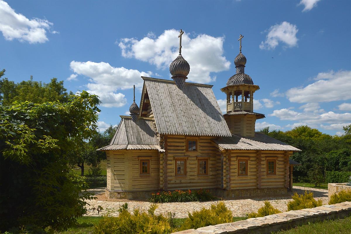 фасады. Церковь Паисия Святогорца, Дивногорье (Лискинский район, Воронежская область)