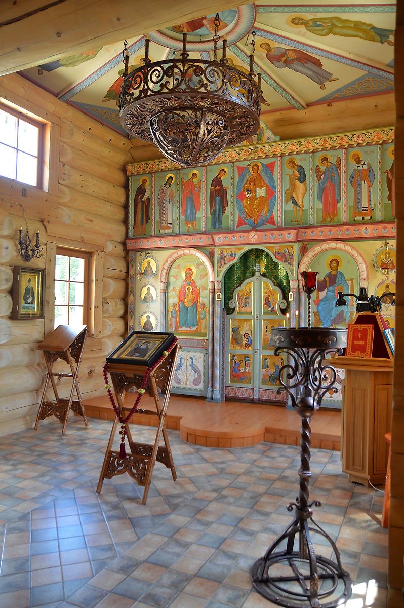 интерьер и убранство. Церковь Паисия Святогорца, Дивногорье (Лискинский район, Воронежская область)