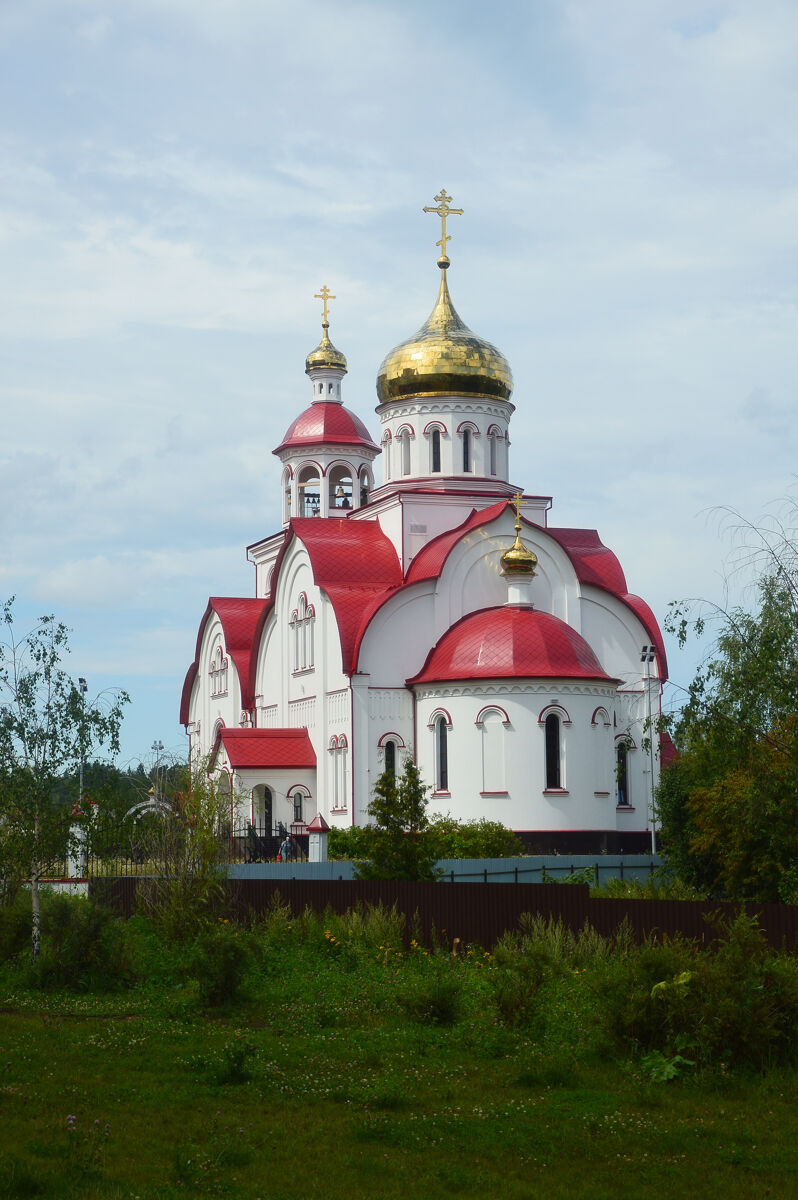 Церковь Георгия Победоносца, Голубое (Солнечногорский городской округ, Московская область). общий вид в ландшафте