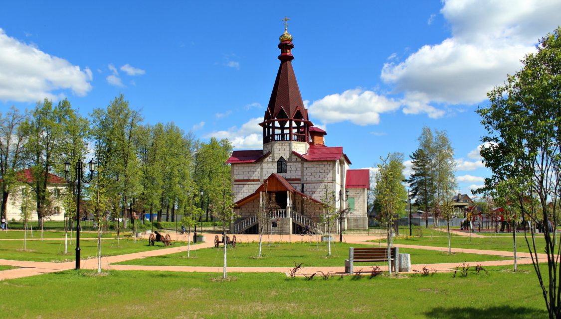 Церковь Богоявления Господня, Большие Дворы (Павлово-Посадский городской округ и г. Электрогорск, Московская область). общий вид в ландшафте