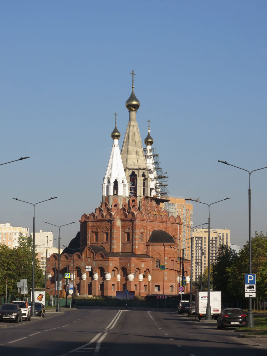 Церковь Анатолия и Протолеона Никомидийских в парке имени Артёма Боровика, Марьино (Юго-Восточный административный округ (ЮВАО), г. Москва). фасады