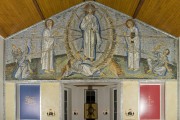 Красный. Преображения Господня при центре 