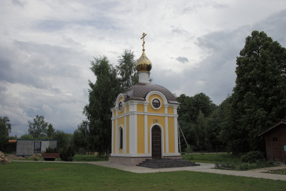 Часовня Спиридона Тримифунтского, Никольское (Жуковский район, Калужская область). фасады
