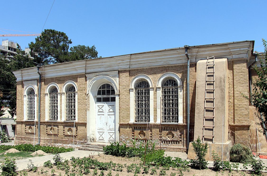 Истаравшан (Ура-Тюбе). Церковь Николая Чудотворца (новая). фасады