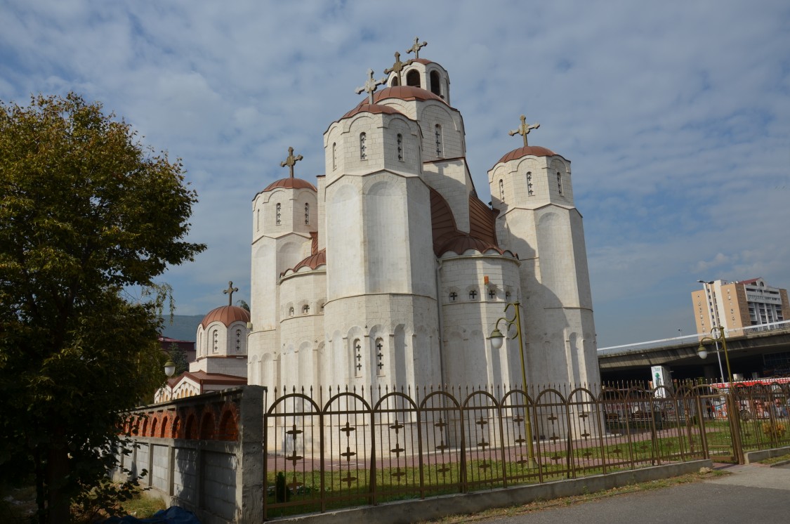 Скопье. Церковь Трёх Святителей. фасады, Вид с юго-востока