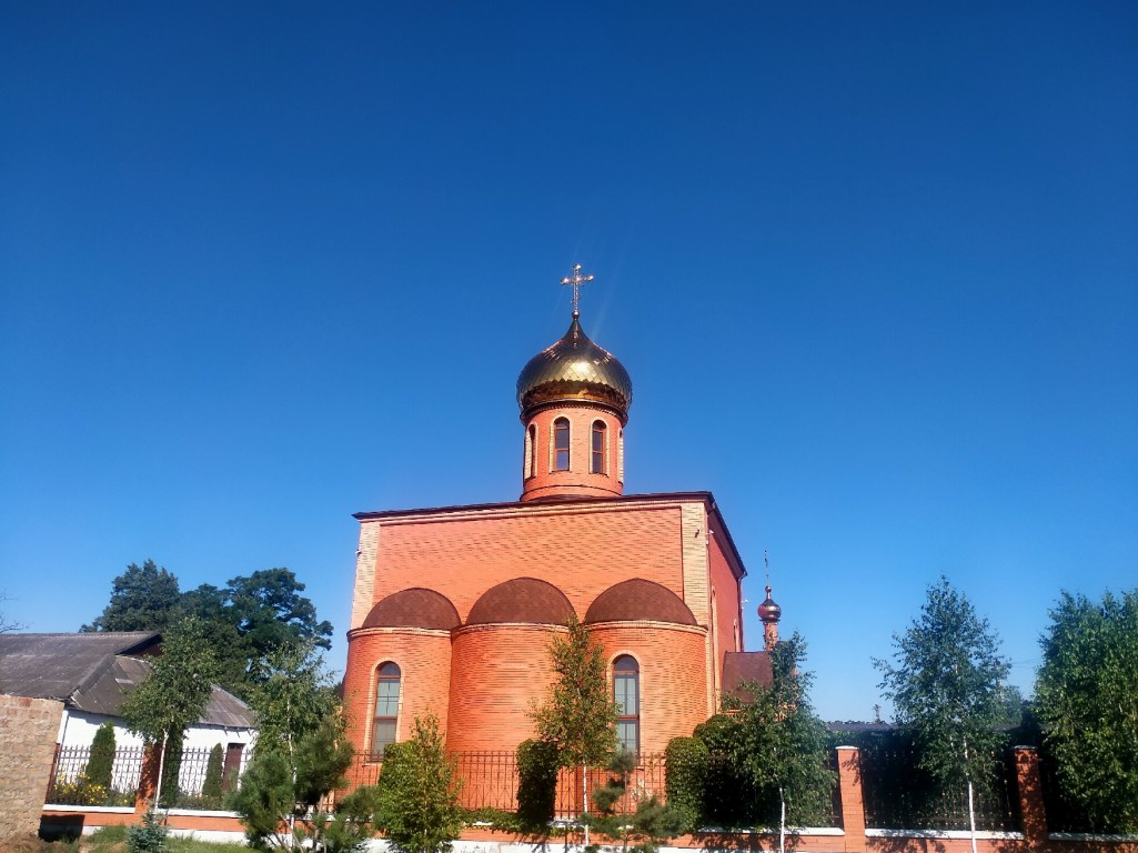 Полтавка. Церковь Амвросия Оптинского. фасады