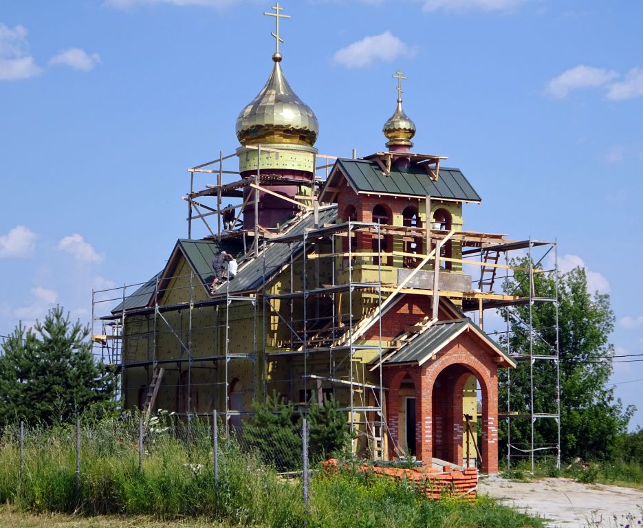 Троицкие Озёрки. Церковь Троицы Живоначальной (новая). фасады