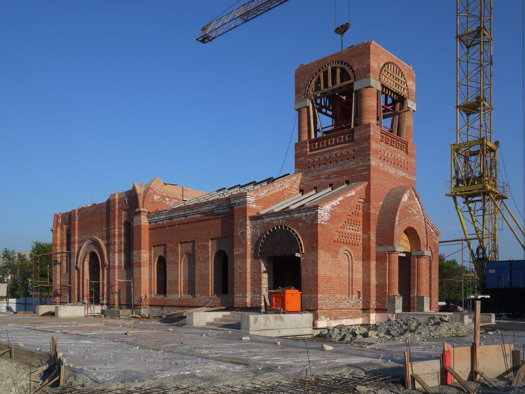 Роза. Церковь Пантелеимона Целителя. документальные фотографии, Храм в процессе строительства
