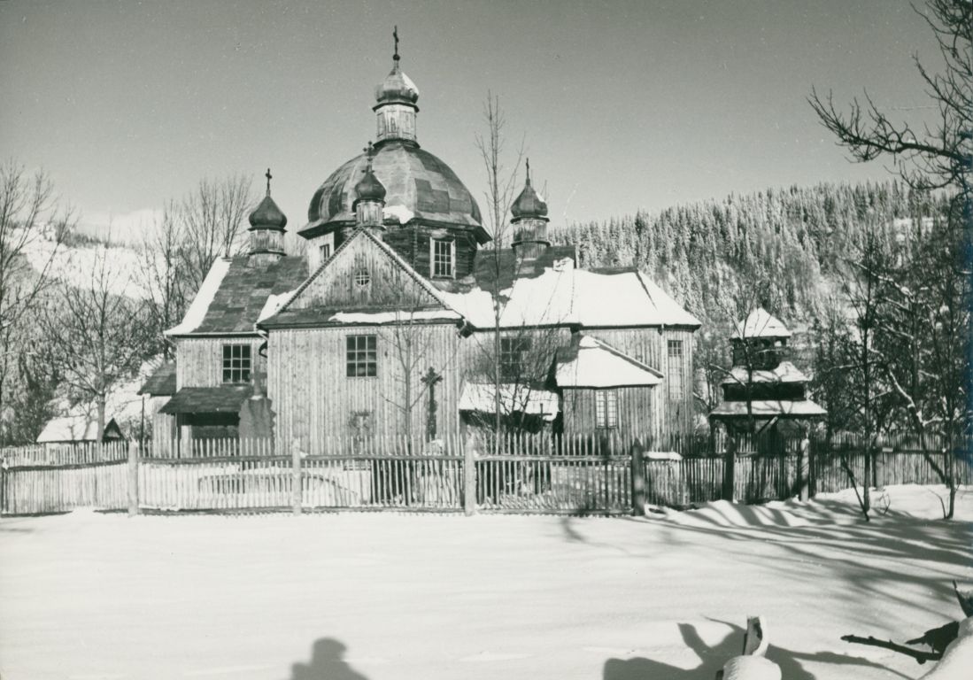 Церковь Параскевы Пятницы, Пасечная (Надворнянский район, Украина, Ивано-Франковская область). архивная фотография, Фото 1930-1939 гг. https://polona.pl/item/pasieczna-nad-bystrzyca-cerkiew,NDMzNDkwODI/0/#info:metadata