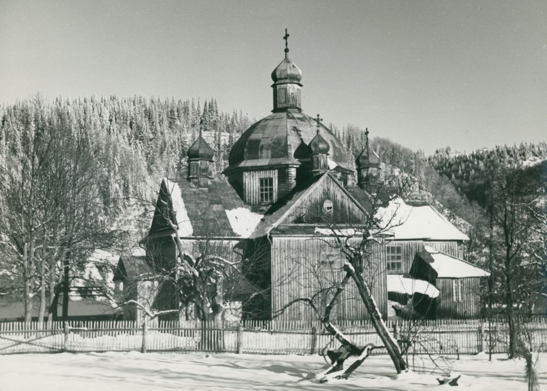 Пасечная. Церковь Параскевы Пятницы. архивная фотография, Пасека на Быстрице. Фотограф Генрих Поддубский https://polona.pl/item/pasieczna-nad-bystrzyca-cerkiew,NDMzNDkwNzQ/0/#info:metadata