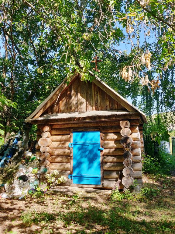 Неизвестная часовня, Карамышиха (Верхнеуслонский район, Республика Татарстан). фасады, Вид от центральной части кладбища, с запада