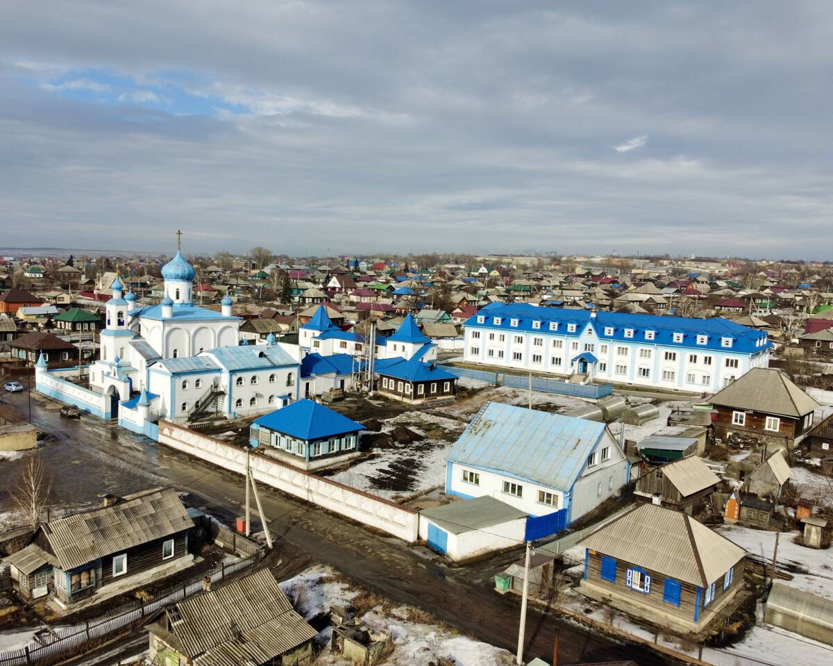 Серафимо-Покровский женский монастырь, Ленинск-Кузнецкий (Ленинск-Кузнецкий район и г. Ленинск-Кузнецкий, Кемеровская область). фасады, Вид с ЮЮВ