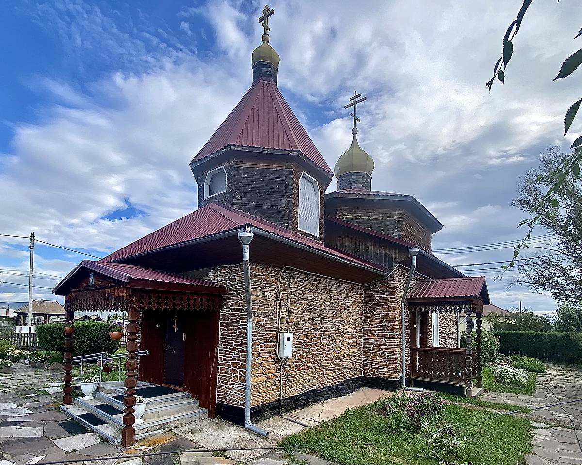 Вид с ЮЗ, фасады. Церковь Воздвижения Креста Господня, Апчинаев (Аскизский район, Республика Хакасия)
