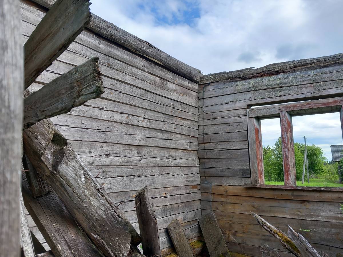 Неизвестная часовня, Карповская (Вожегодский район, Вологодская область). интерьер и убранство, Внутри