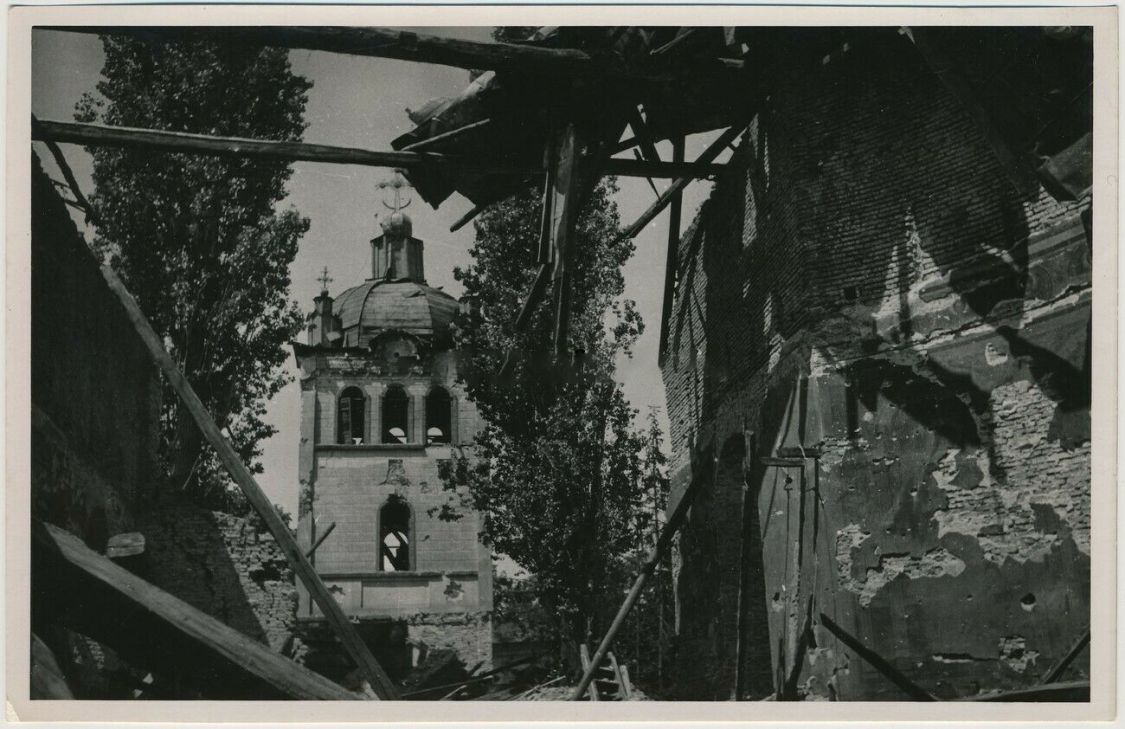 Плоешти. Церковь Стефана Первомученика и Мины великомученика. архивная фотография, Храм после бомбардировки 24.04.1944 г. Фото с аукциона e-bay.de