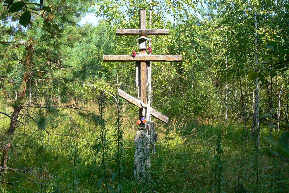 Церковь Сергия Радонежского, Красново (Меленковский район, Владимирская область). дополнительная информация, Место церкви и поклонный крест