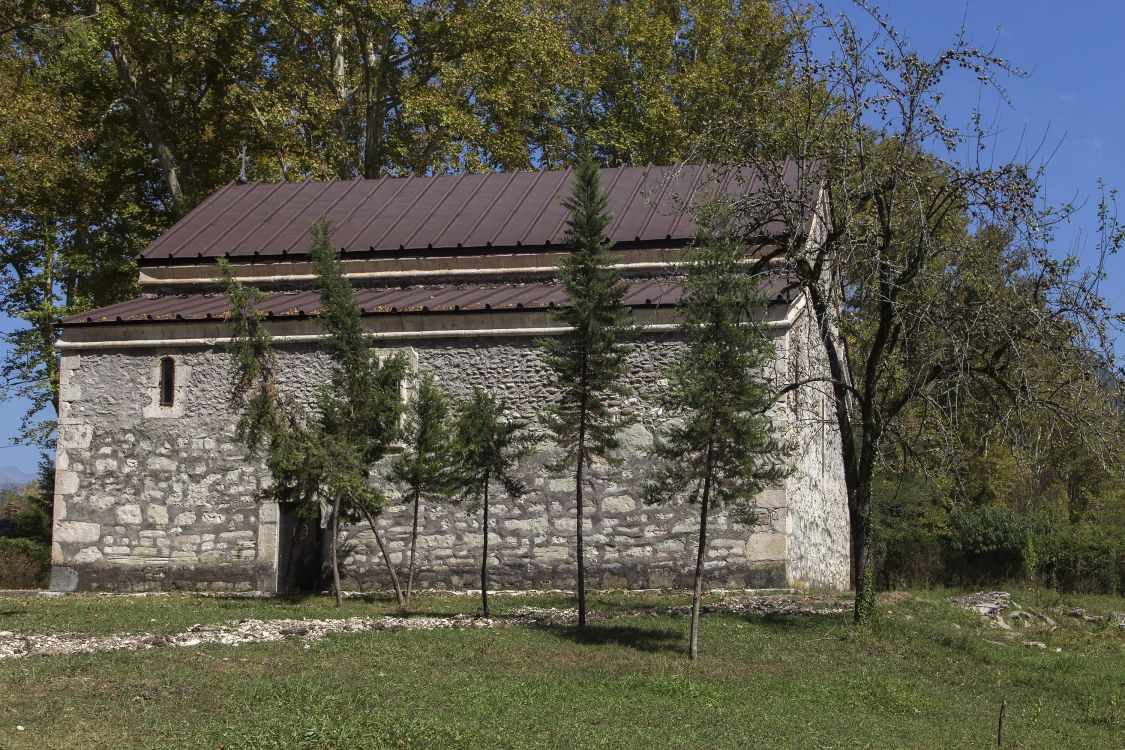 Церковь Успения Пресвятой Богородицы при дворе Дадиани, Салхино (Самегрело и Земо-Сванети, Грузия). фасады, вид с юга