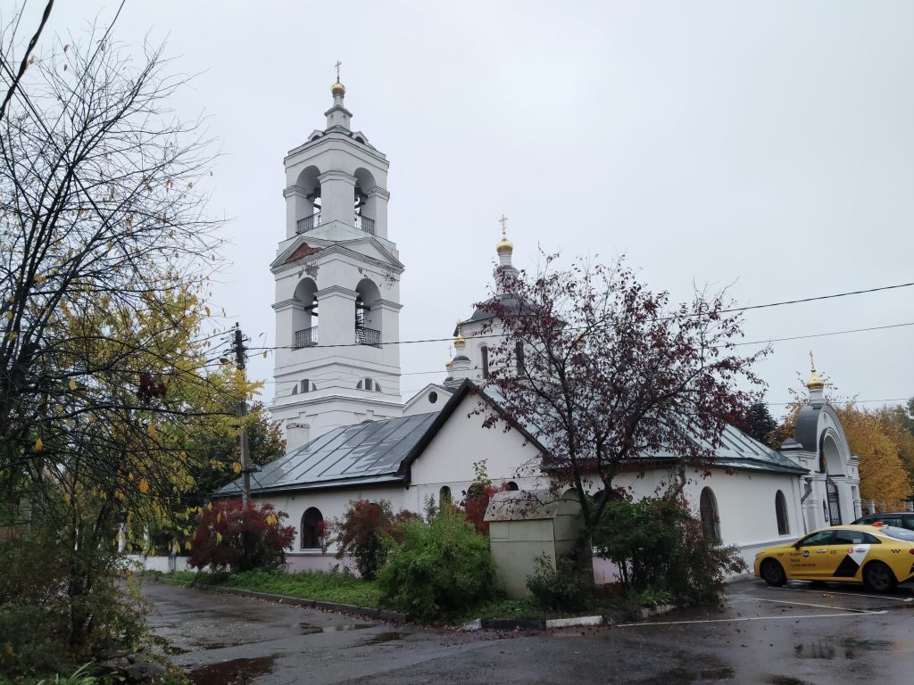 Крестильный храм Владимира равноапостольного, Троицкое (Мытищинский городской округ и гг. Долгопрудный, Лобня, Московская область). фасады