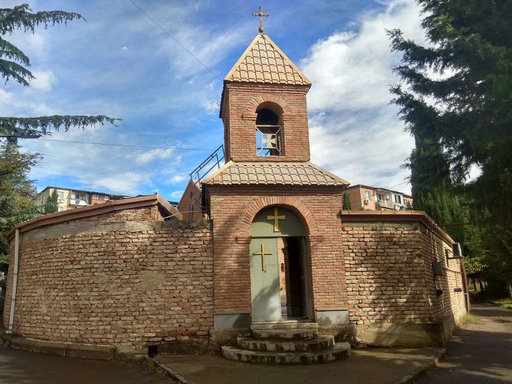 Церковь Вахтанга Горгасали в поселке Самгори, Самгорский район (Тбилиси, город, Грузия). фасады