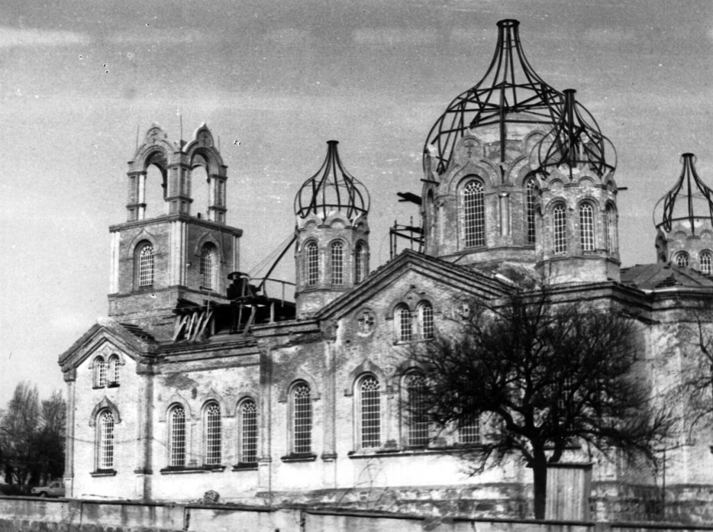 Нововасильевка. Церковь Владимирской иконы Божией Матери. архивная фотография, Фото 1990-х годов из приходского архива