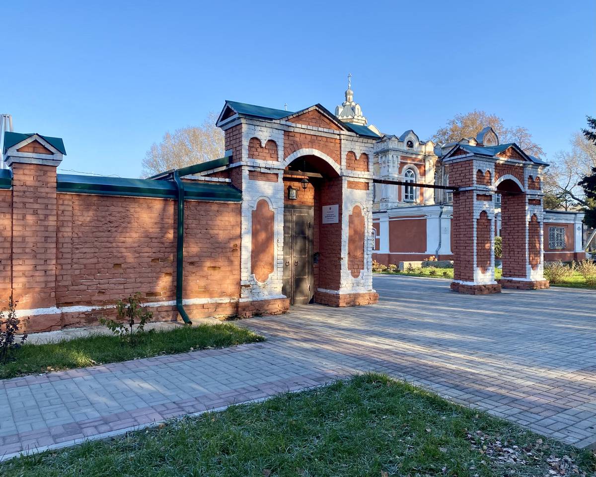 Святые врата архиерейского дома, конец ХIХв, дополнительная информация. Архиерейское подворье, Бийск (Бийский район и г. Бийск, Алтайский край)