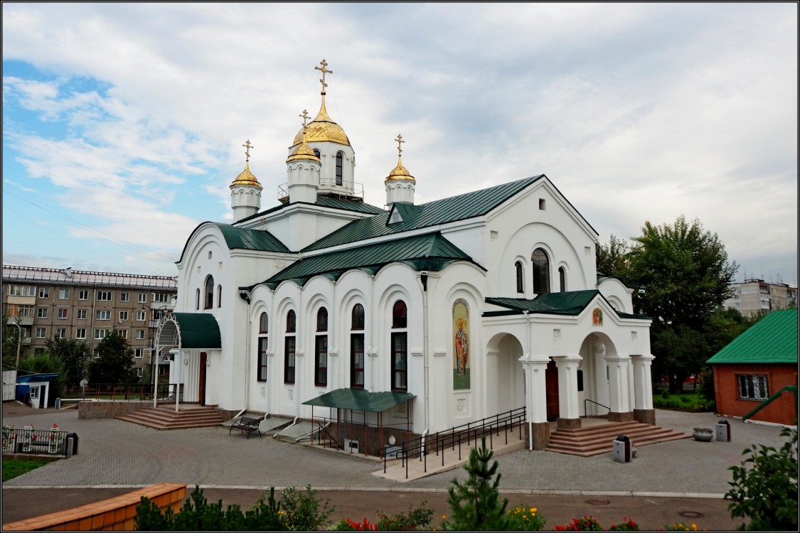 Красноярск. Церковь Феодора Тирона. фасады