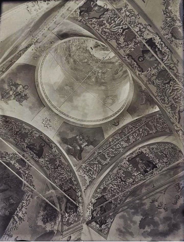 Интерьер. Внутренний на купол собора. Фото 1930-х гг. из коллекции ГНИМА (ГК № 65933910), архивная фотография. Покровский Паисьев Угличский мужской монастырь. Собор Покрова Пресвятой Богородицы, Покровский монастырь (акватория Угличского водохранилища) (Угличский район, Ярославская область)