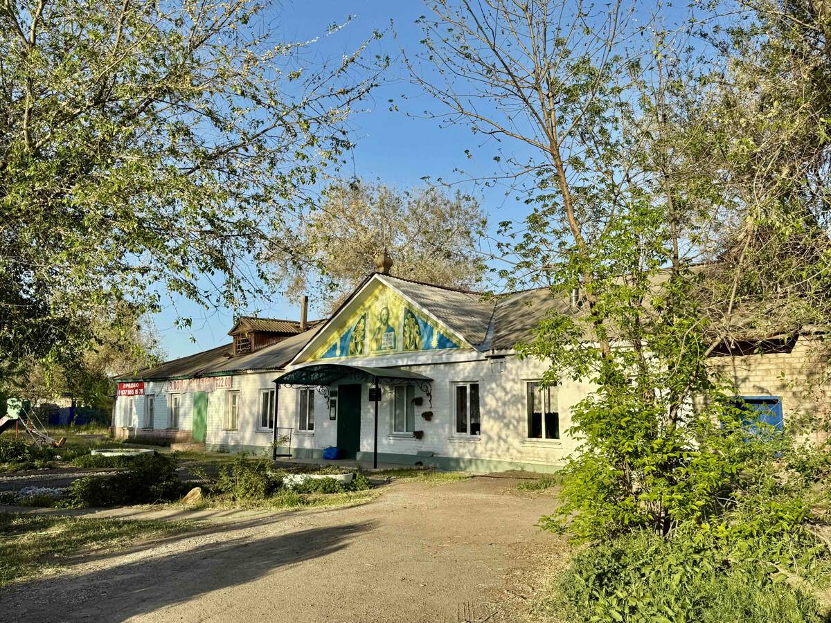 Церковь Алексия, митрополита Московского на Зелёном острове (временная), Волжский (Волжский, город, Волгоградская область). общий вид в ландшафте